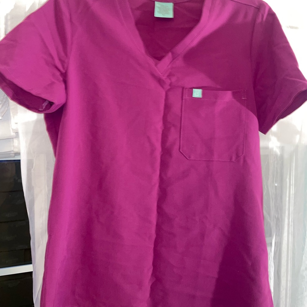 One Pocket scrub top Womens